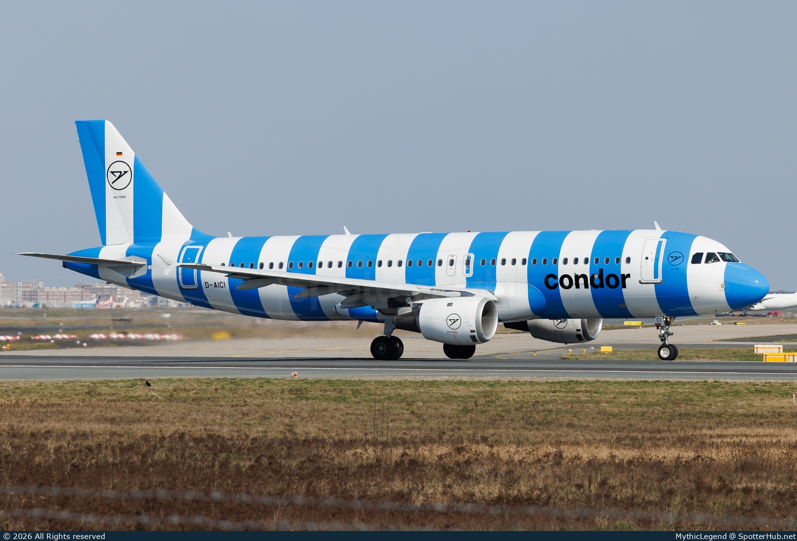 Photo of D-AICI - Airbus A320-212 operated by Condor