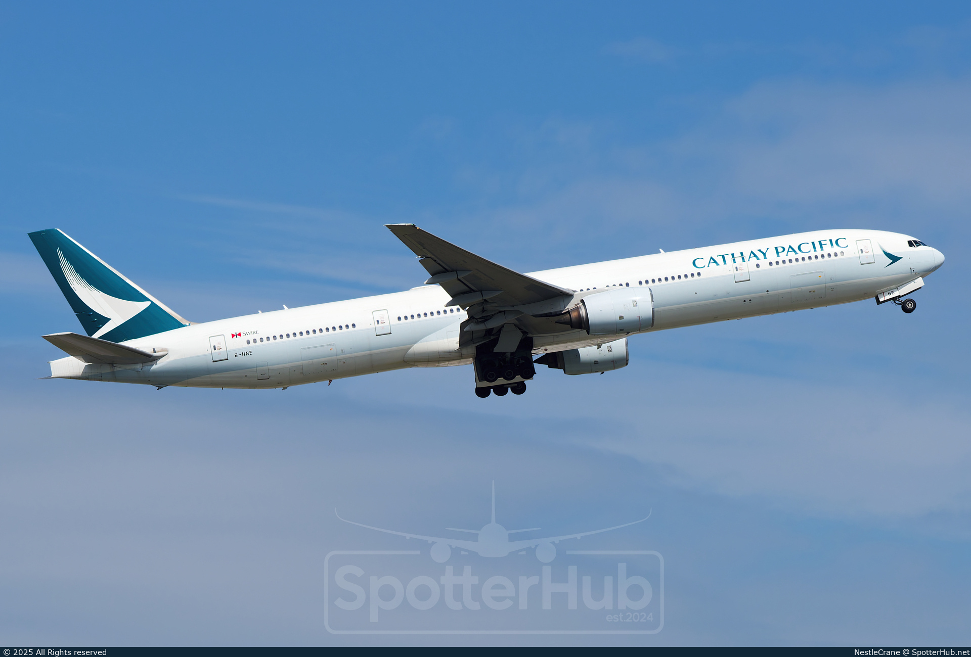 Photo of B-HNE - Boeing 777-367 operated by Cathay Pacific Airways