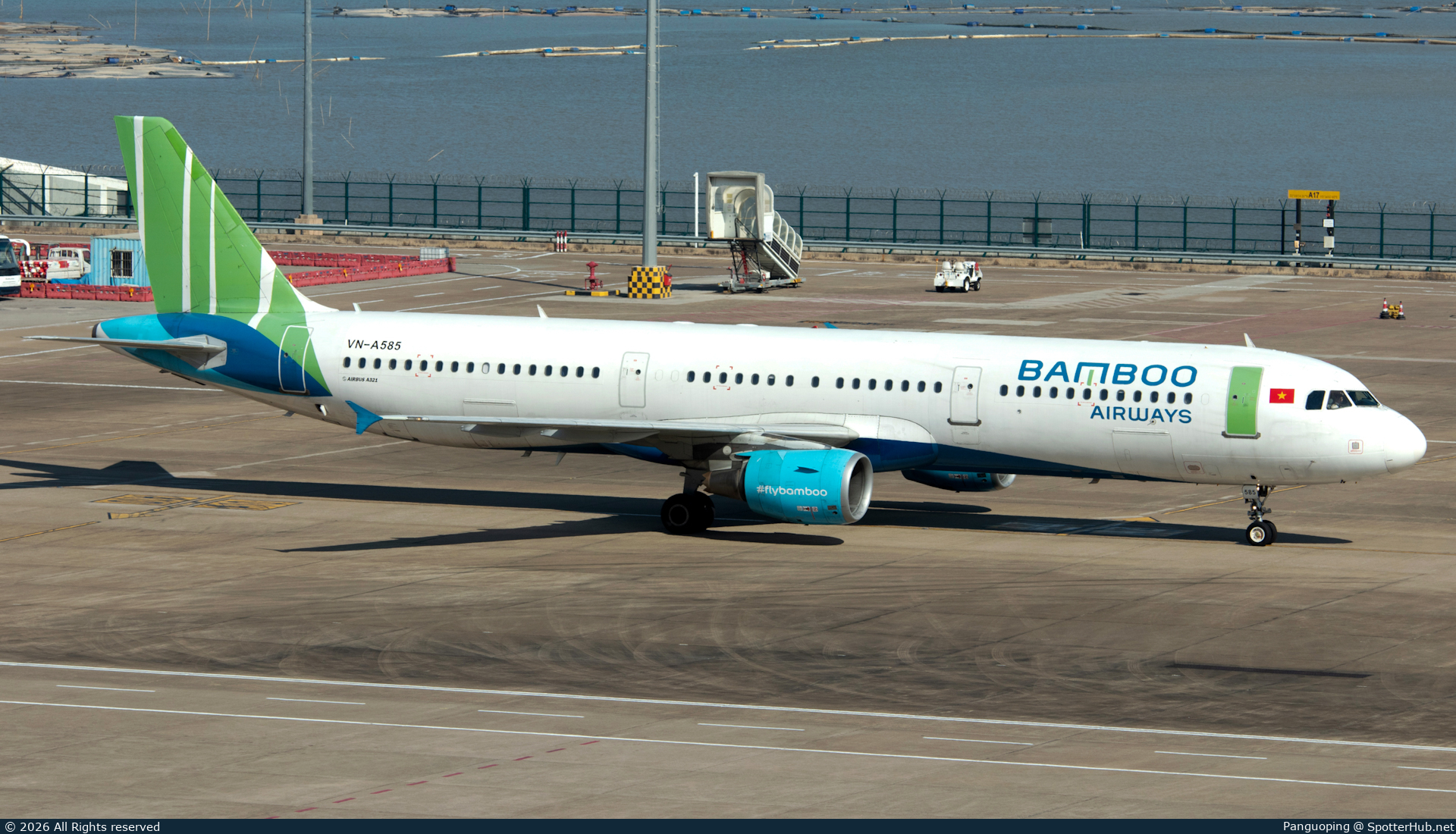 Photo of VN-A585 - Airbus A321-211 operated by Bamboo Airways