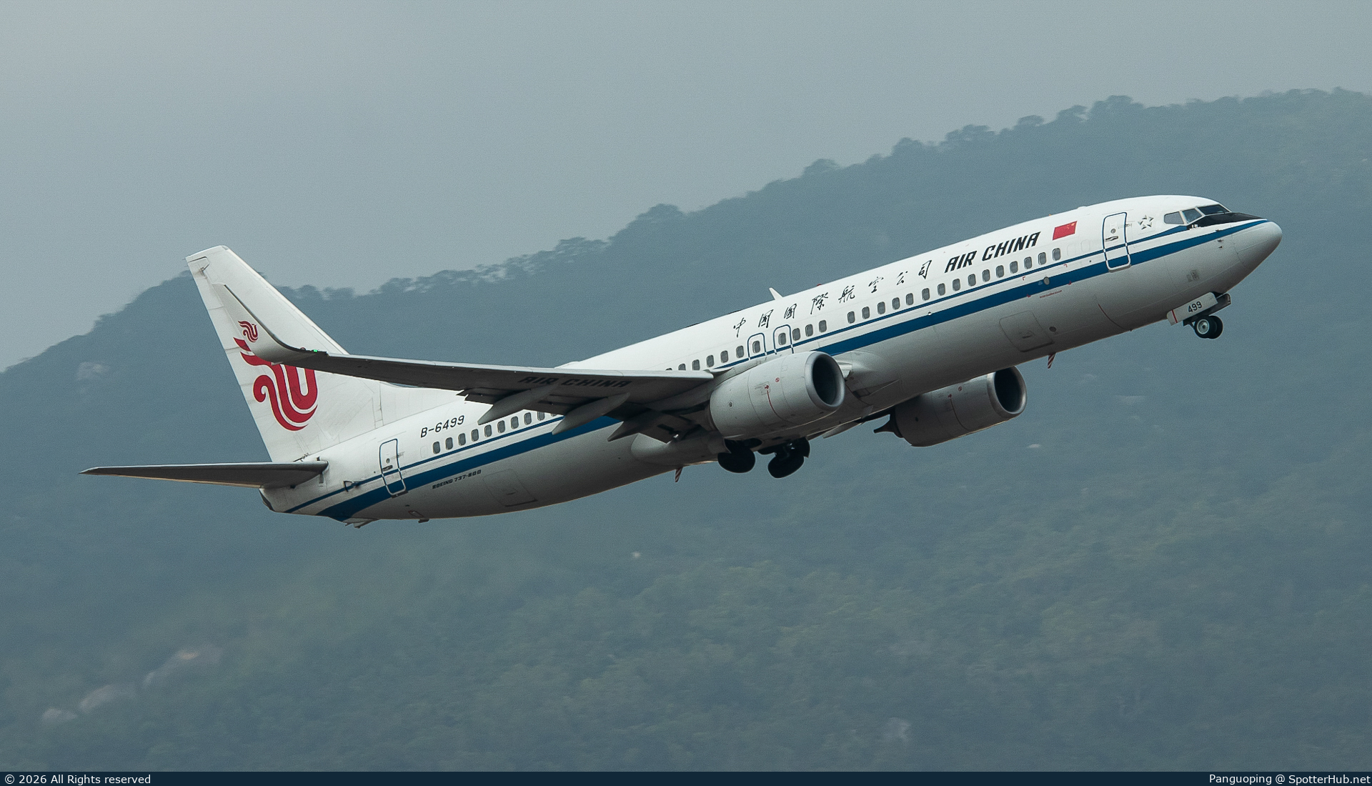 Photo of B-6499 - Boeing 737-89L operated by Air China