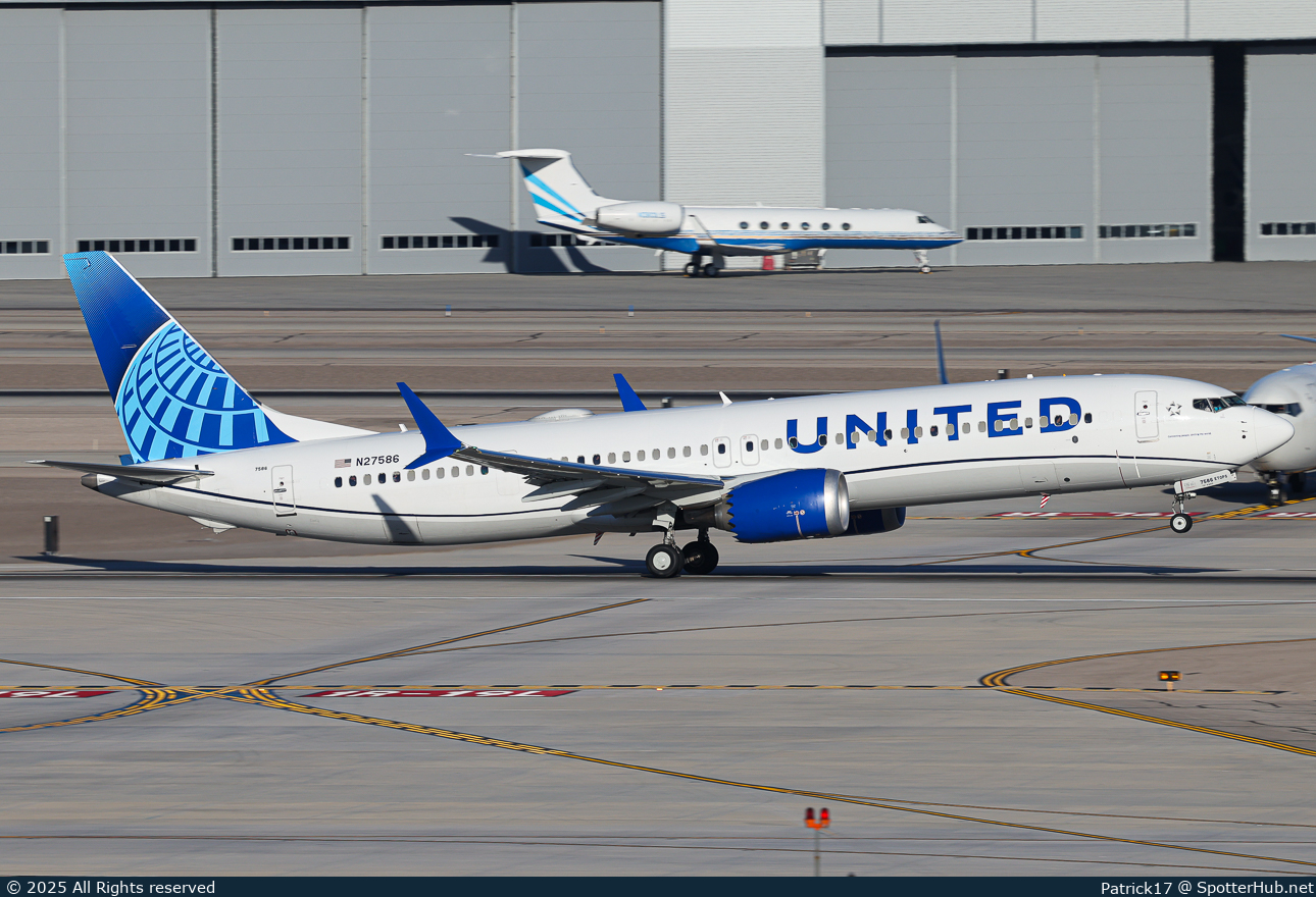 Photo of N27586 - Boeing 737 MAX 9 operated by United Airlines