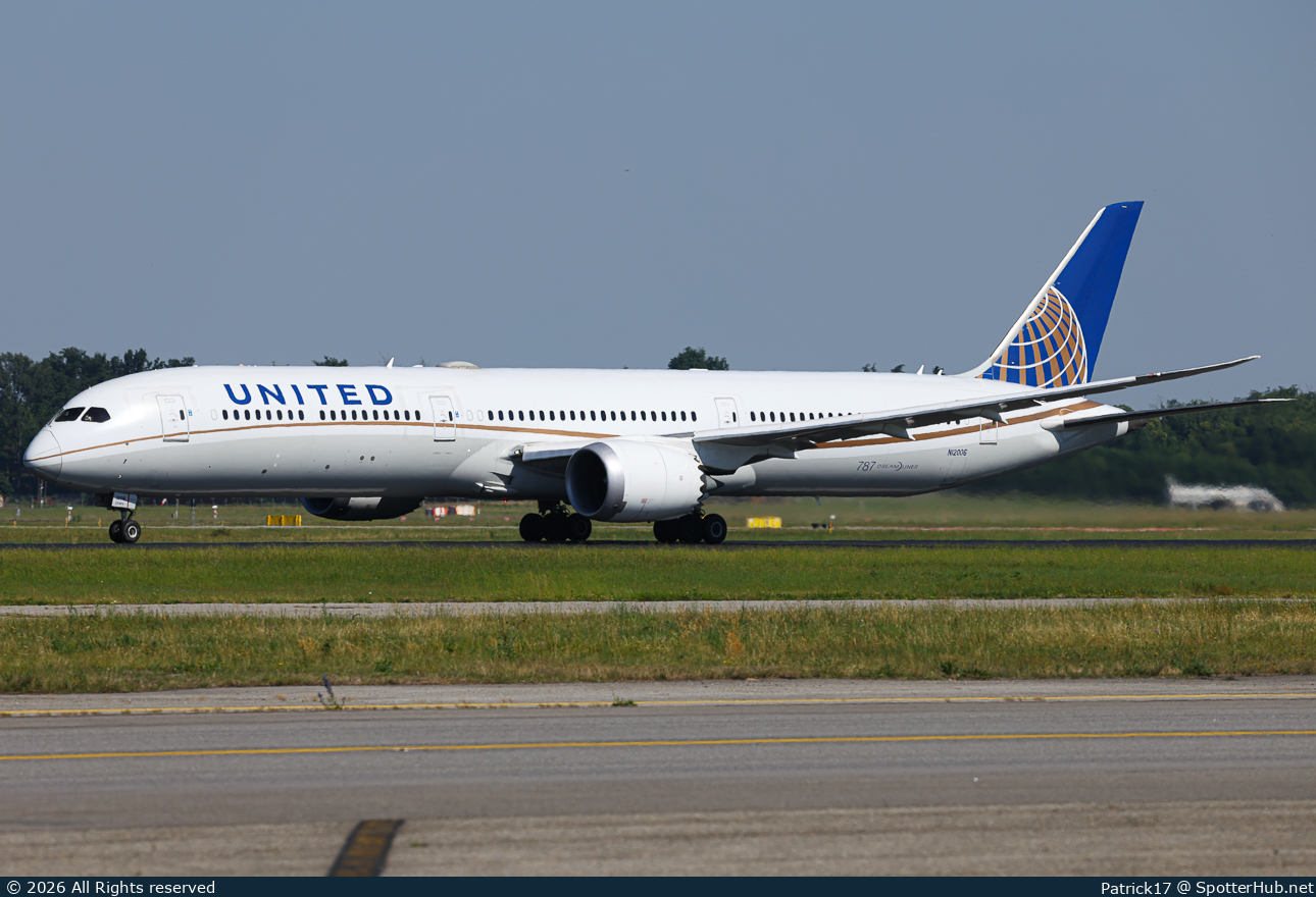 Photo of N12006 - Boeing 787-10 Dreamliner operated by United Airlines