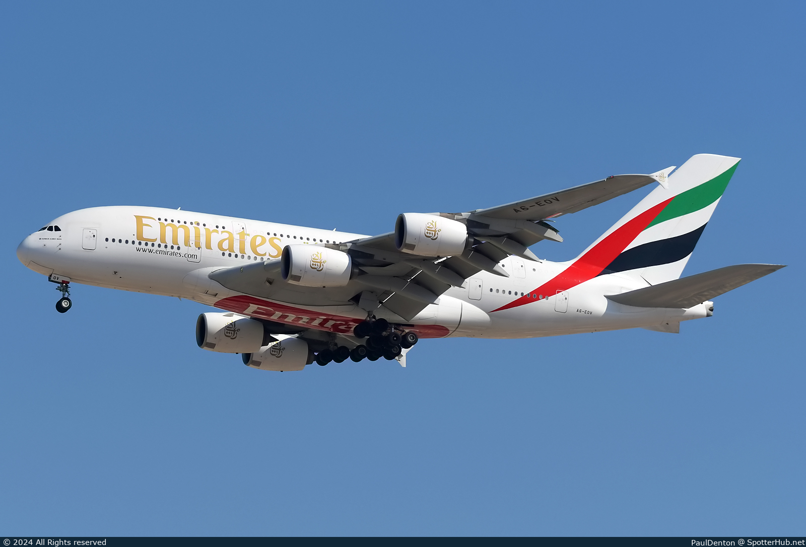 Photo of A6-EOV - Airbus A380-861 operated by Emirates