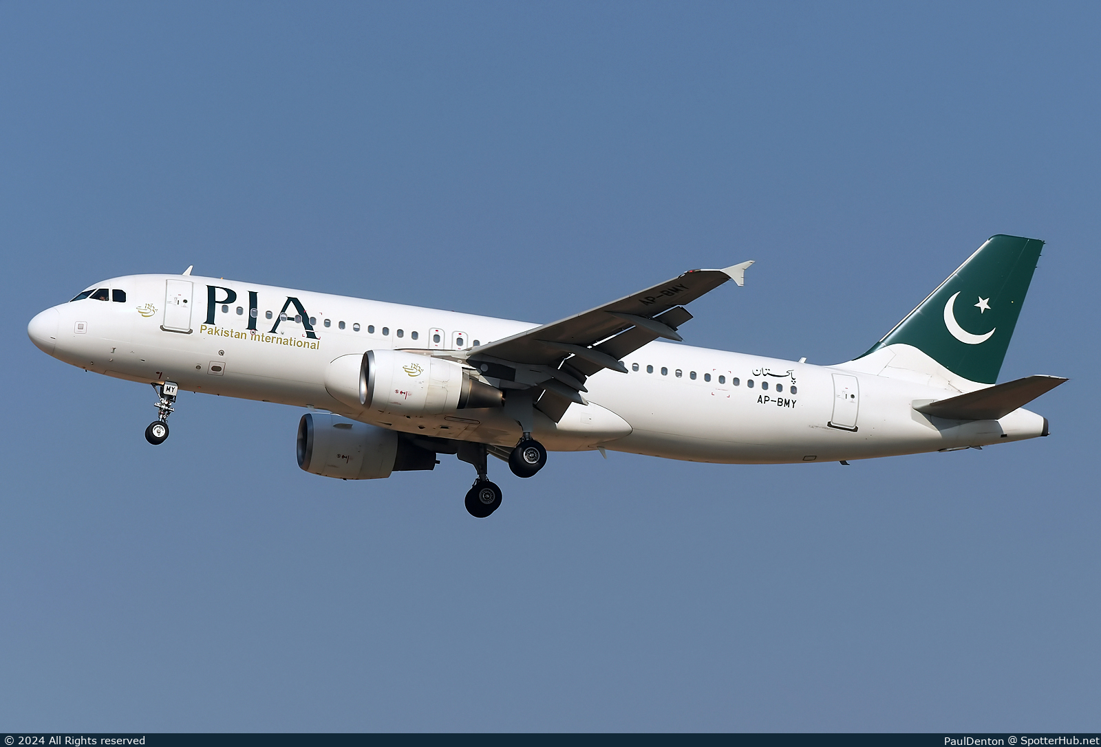 Photo of AP-BMY - Airbus A320-214 operated by PIA Pakistan International Airlines