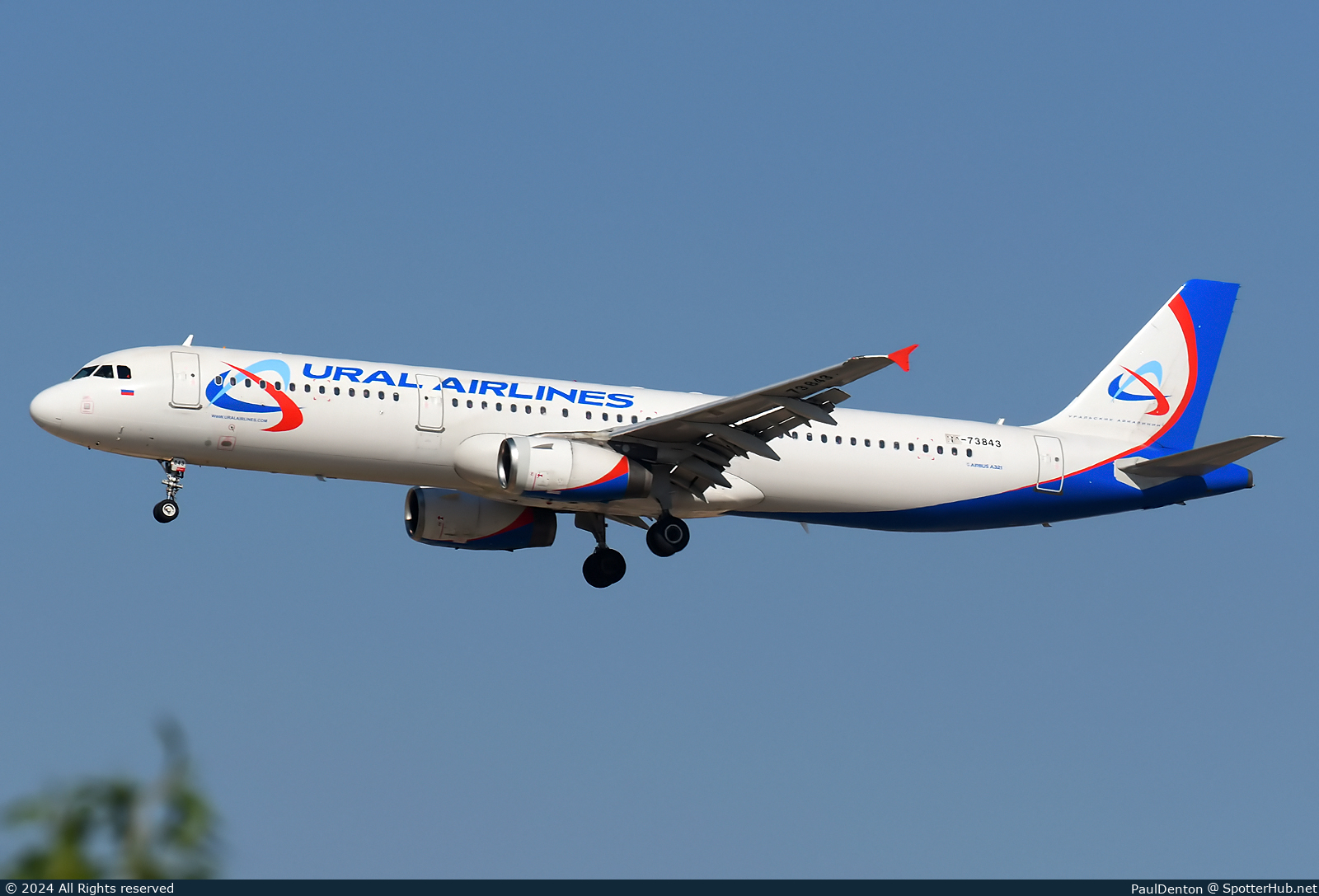 Photo of RA-73843 - Airbus A321-231 operated by Ural Airlines