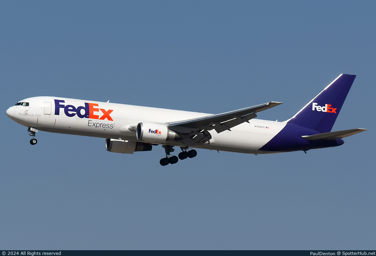 Photo of N126FE - Boeing 767-3S2F operated by FedEx