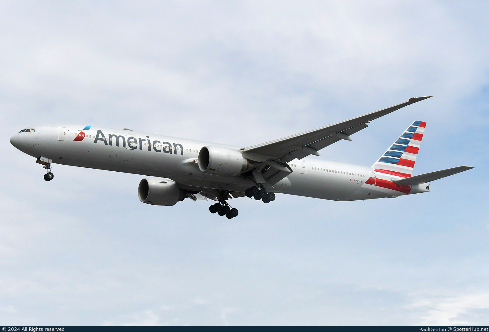 Photo of N733AR - Boeing 777-323(ER) operated by American Airlines