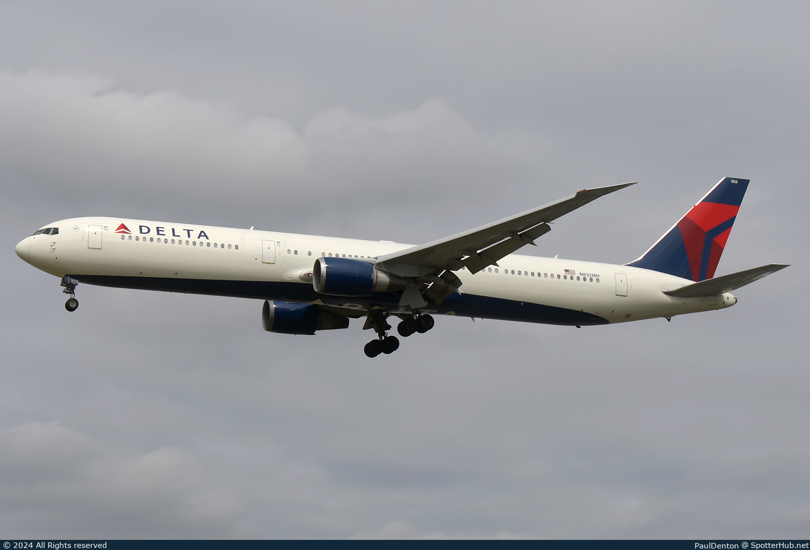 Photo of N832MH - Boeing 767-432(ER) operated by Delta Air Lines