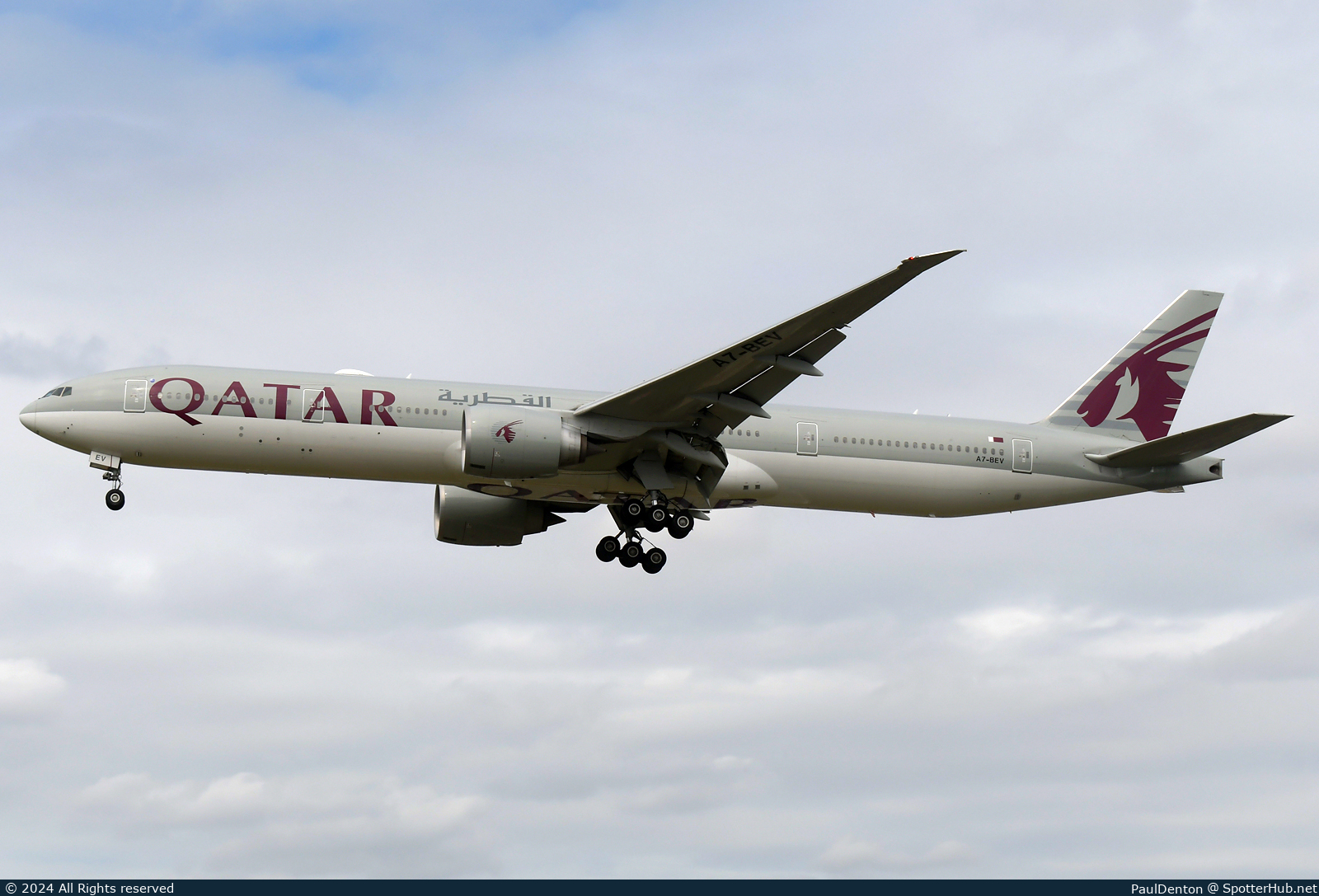 Photo of A7-BEV - Boeing 777-3DZ(ER) operated by Qatar Airways