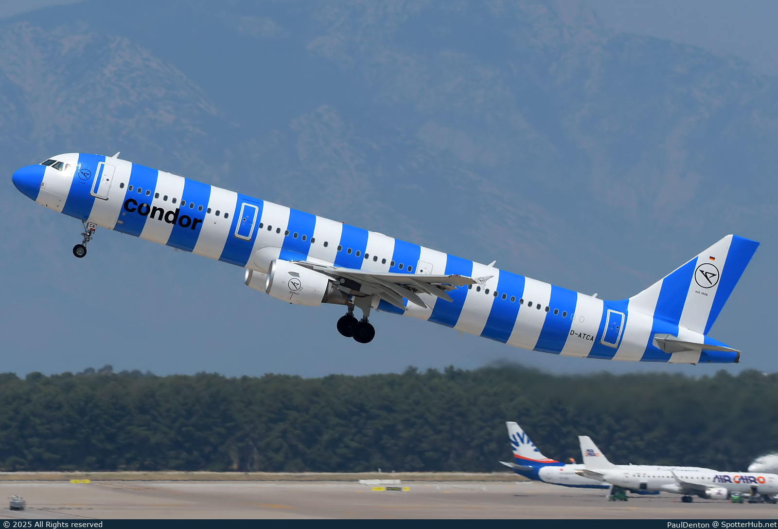Photo of D-ATCA - Airbus A321-211 operated by Condor