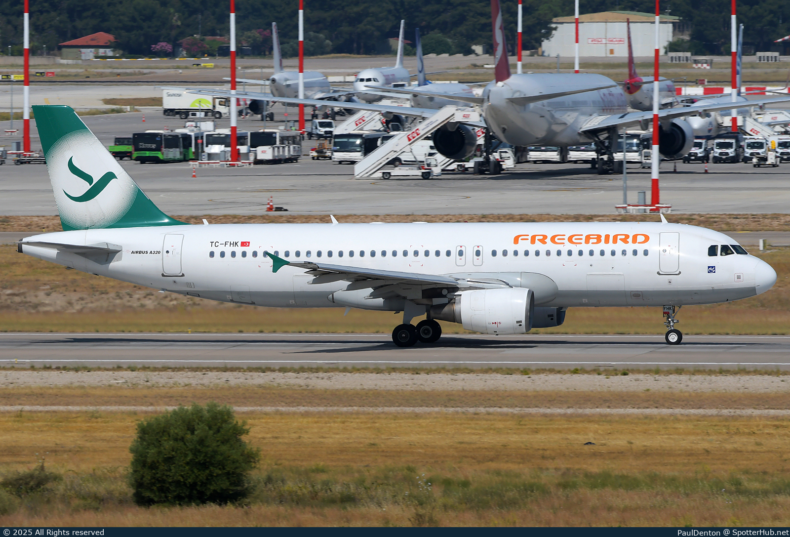 Photo of TC-FHK - Airbus A320-214 operated by Freebird Airlines