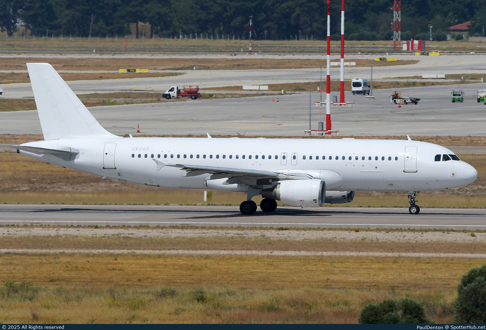 Photo of LY-FAS - Airbus A320-214 operated by GetJet Airlines