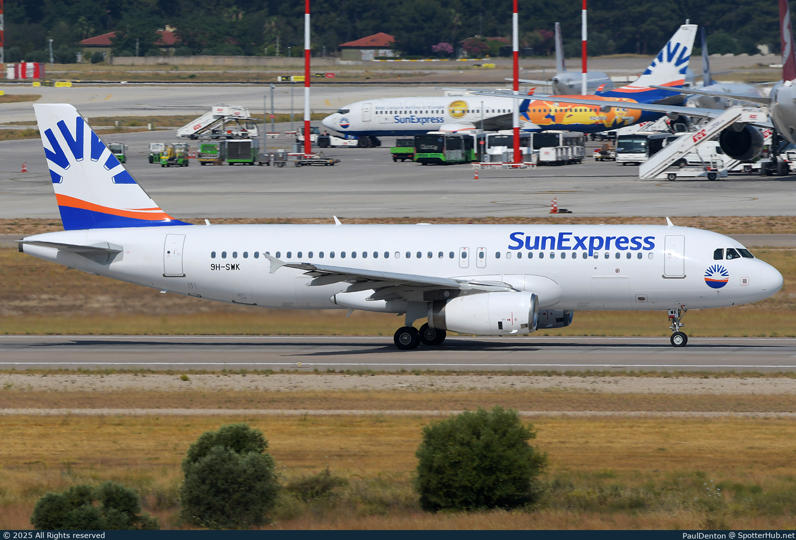 Photo of 9H-SWK - Airbus A320-232 operated by Avion Express Malta