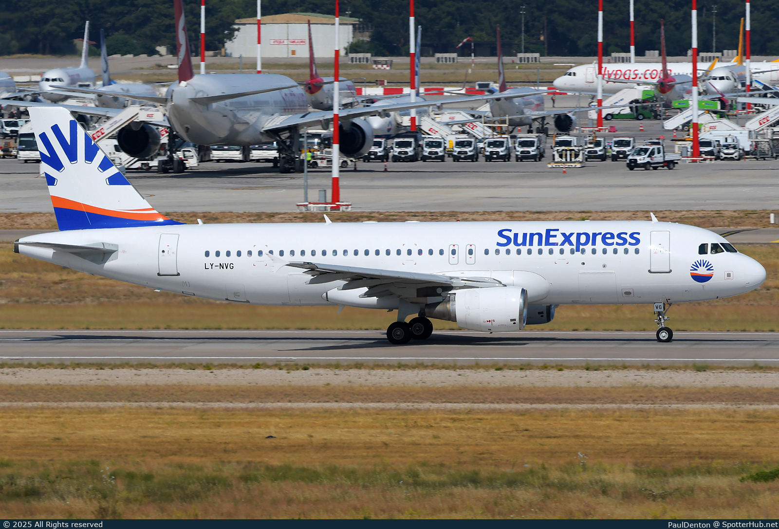 Photo of LY-NVG - Airbus A320-214 operated by SunExpress (opb Avion Express)