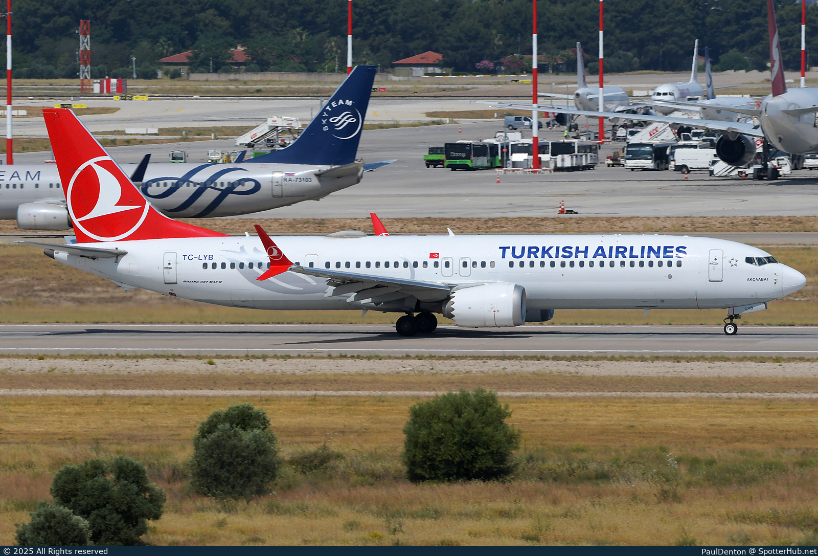 Photo of TC-LYB - Boeing 737 MAX 9 operated by Turkish Airlines