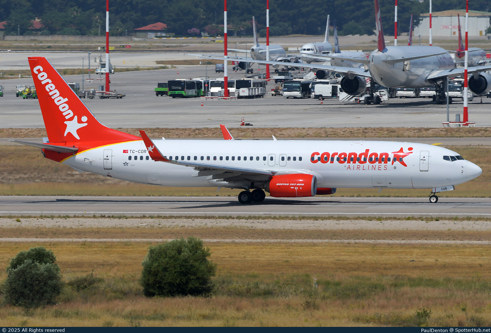 Photo of TC-COR - Boeing 737-8SH operated by Corendon Airlines