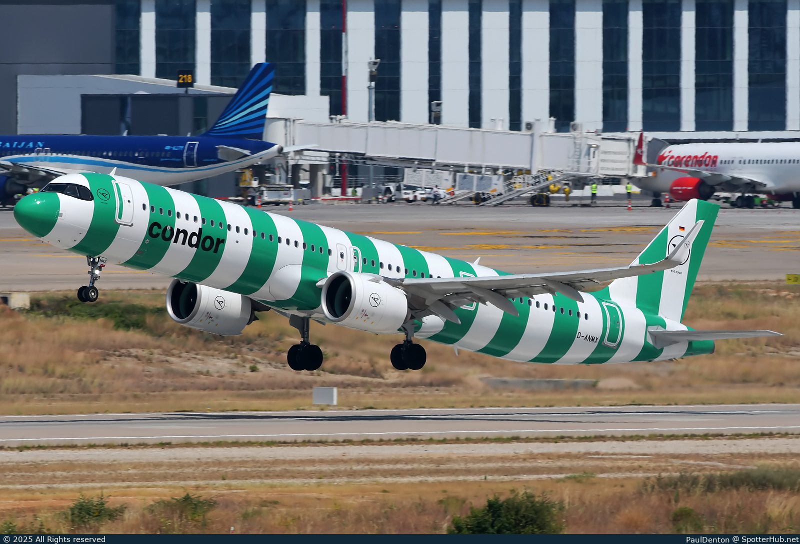 Photo of D-ANMX - Airbus A321-271NX operated by Condor
