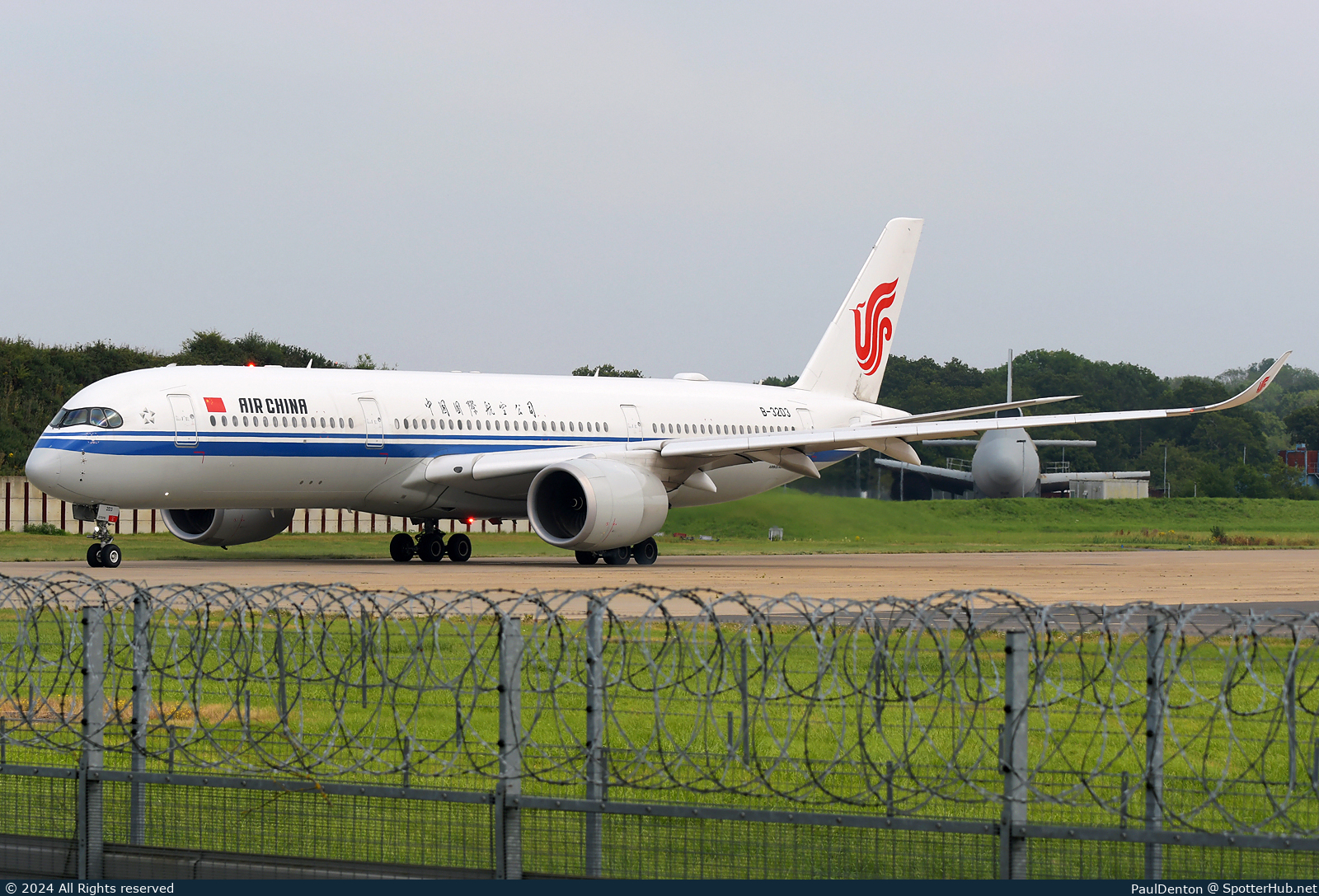 Photo of B-32D3 - Airbus A350-941 operated by Air China