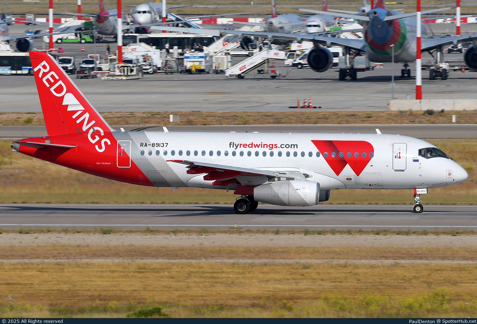 Photo of RA-89137 - Sukhoi Superjet 100-95LR operated by Red Wings