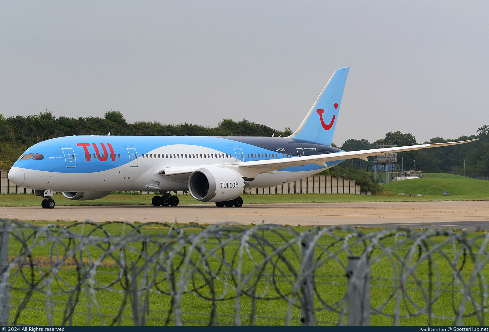 Photo of G-TUIC - Boeing 787-8 Dreamliner operated by TUI Airways