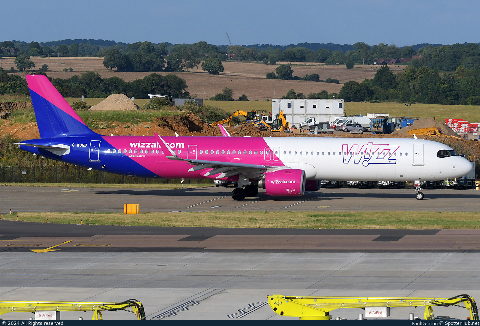 Photo of G-WUNB - Airbus A321-271NX operated by Wizz Air UK