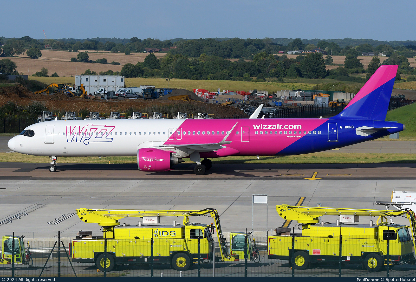 Photo of G-WUNC - Airbus A321-271NX operated by Wizz Air UK