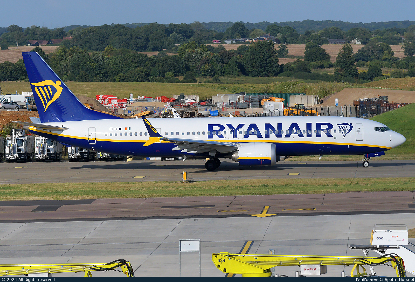 Photo of EI-IHG - Boeing 737 MAX 8-200 operated by Ryanair