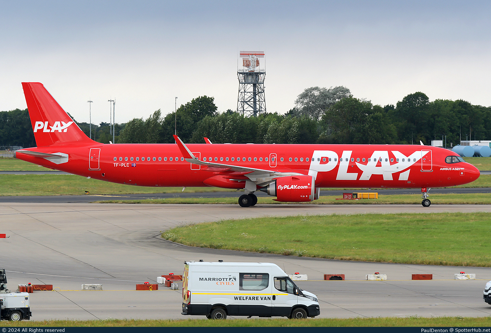 Photo of TF-PLC - Airbus A321-251NX operated by PLAY