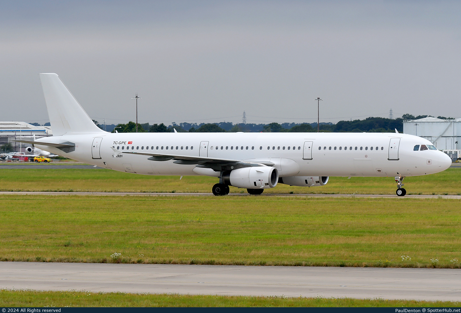 Photo of TC-GPE - Airbus A321-231 operated by BBN Airlines
