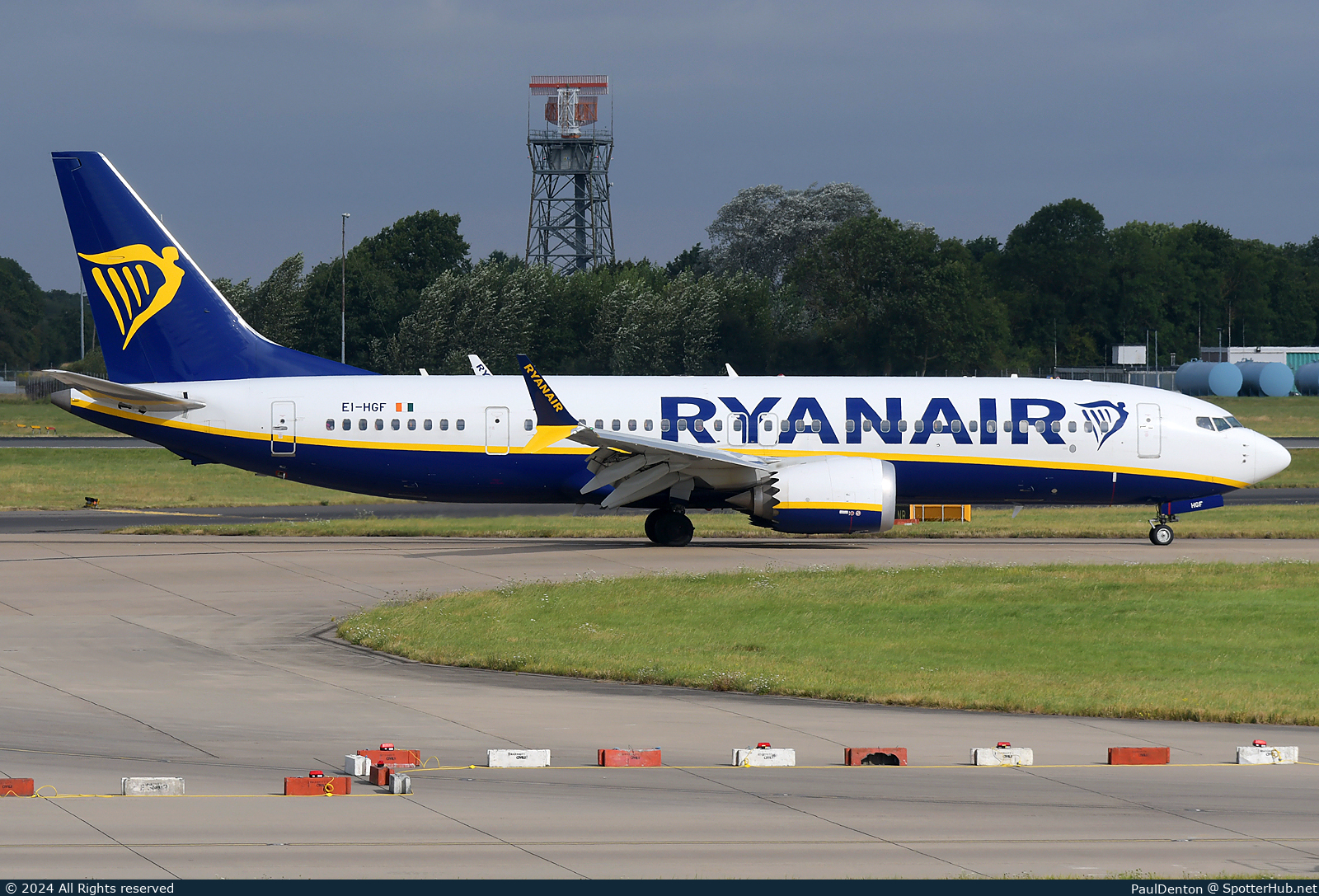 Photo of EI-HGF - Boeing 737 MAX 8-200 operated by Ryanair