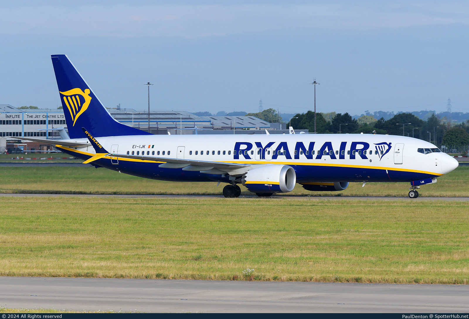 Photo of EI-IJK - Boeing 737 MAX 8-200 operated by Ryanair