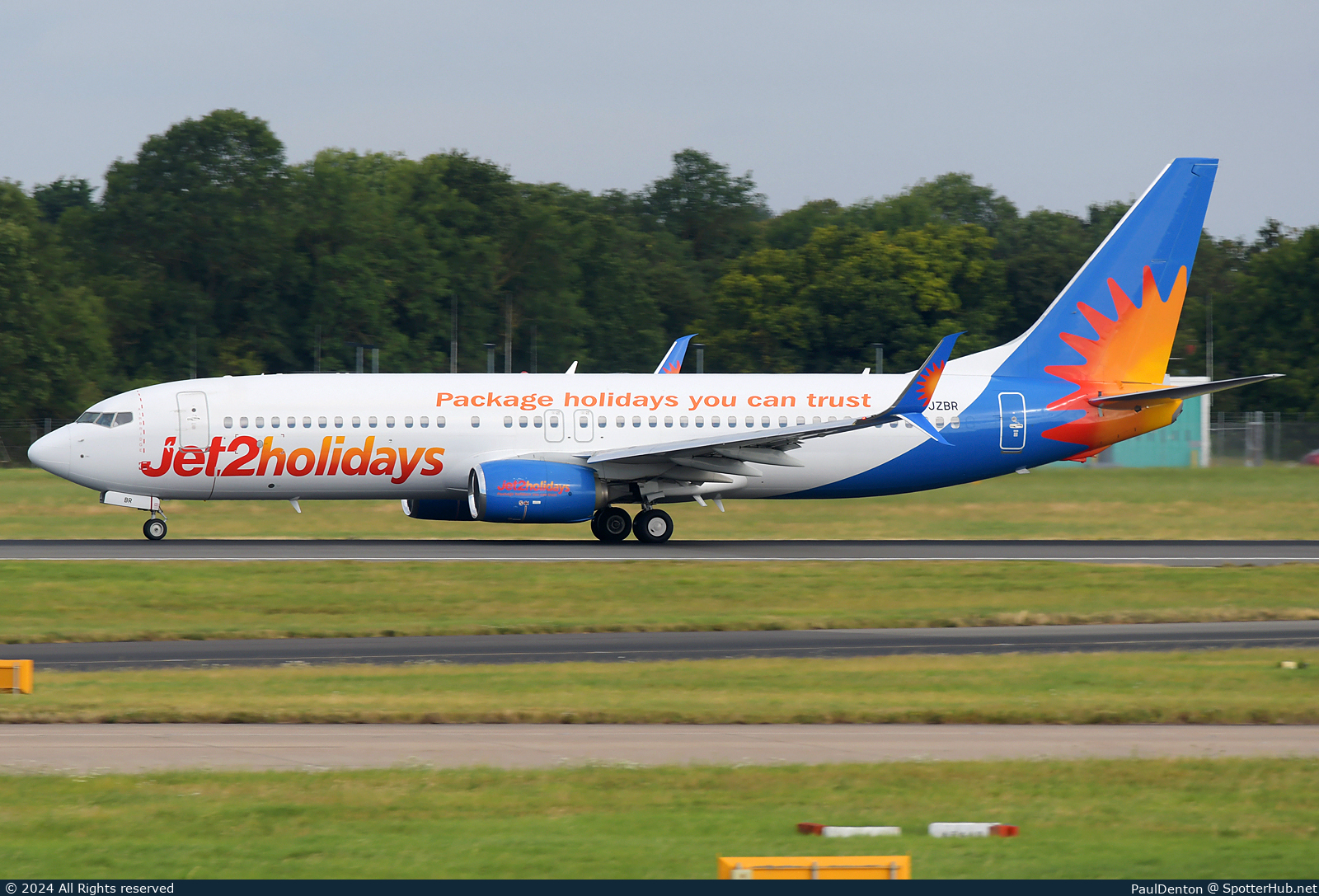Photo of G-JZBR - Boeing 737-8MG operated by Jet2