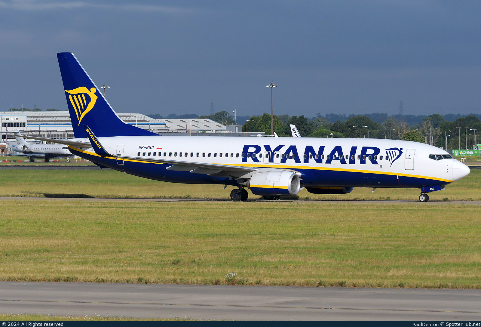 Photo of SP-RSG - Boeing 737-8AS operated by Ryanair (opb Buzz)