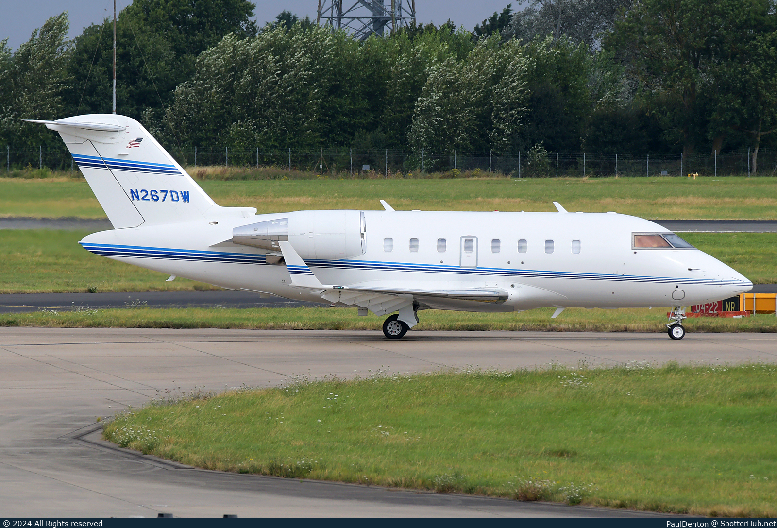 Photo of N267DW - Bombardier Challenger 605 operated by Solairus Aviation