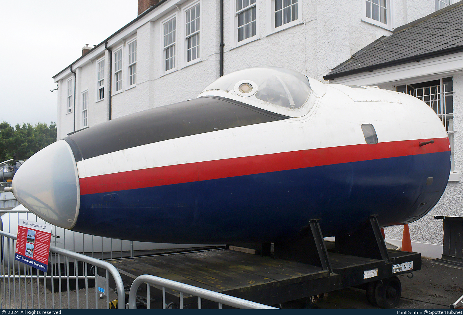 Photo of WT309 - English Electric Canberra B(I).6 operated by Royal Aircraft Establishment