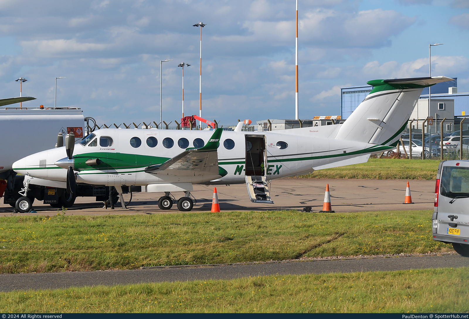 Photo of M-SPEX - Beechcraft B300 Super King Air 350i operated by Specsavers Aviation