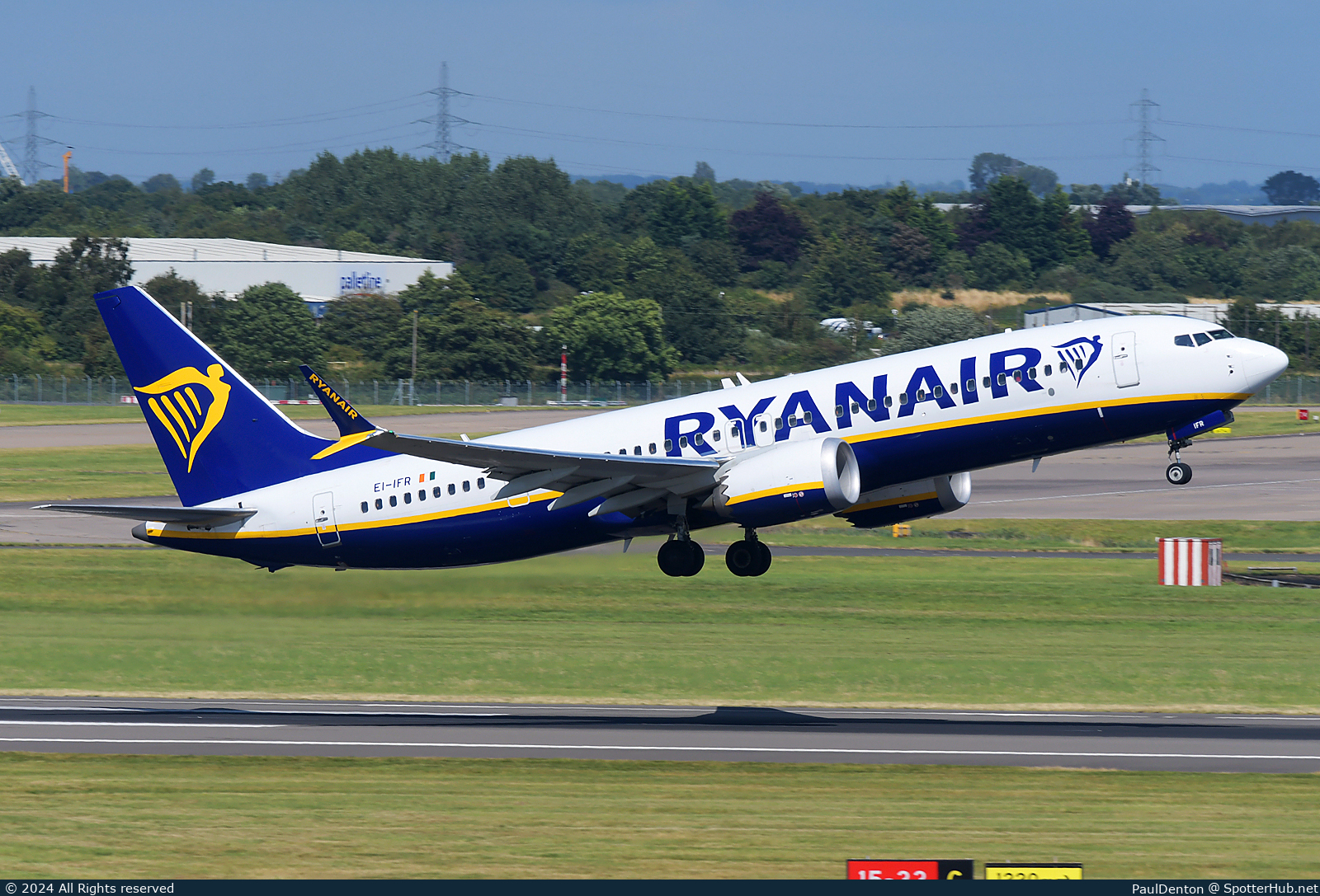 Photo of EI-IFR - Boeing 737 MAX 8-200 operated by Ryanair