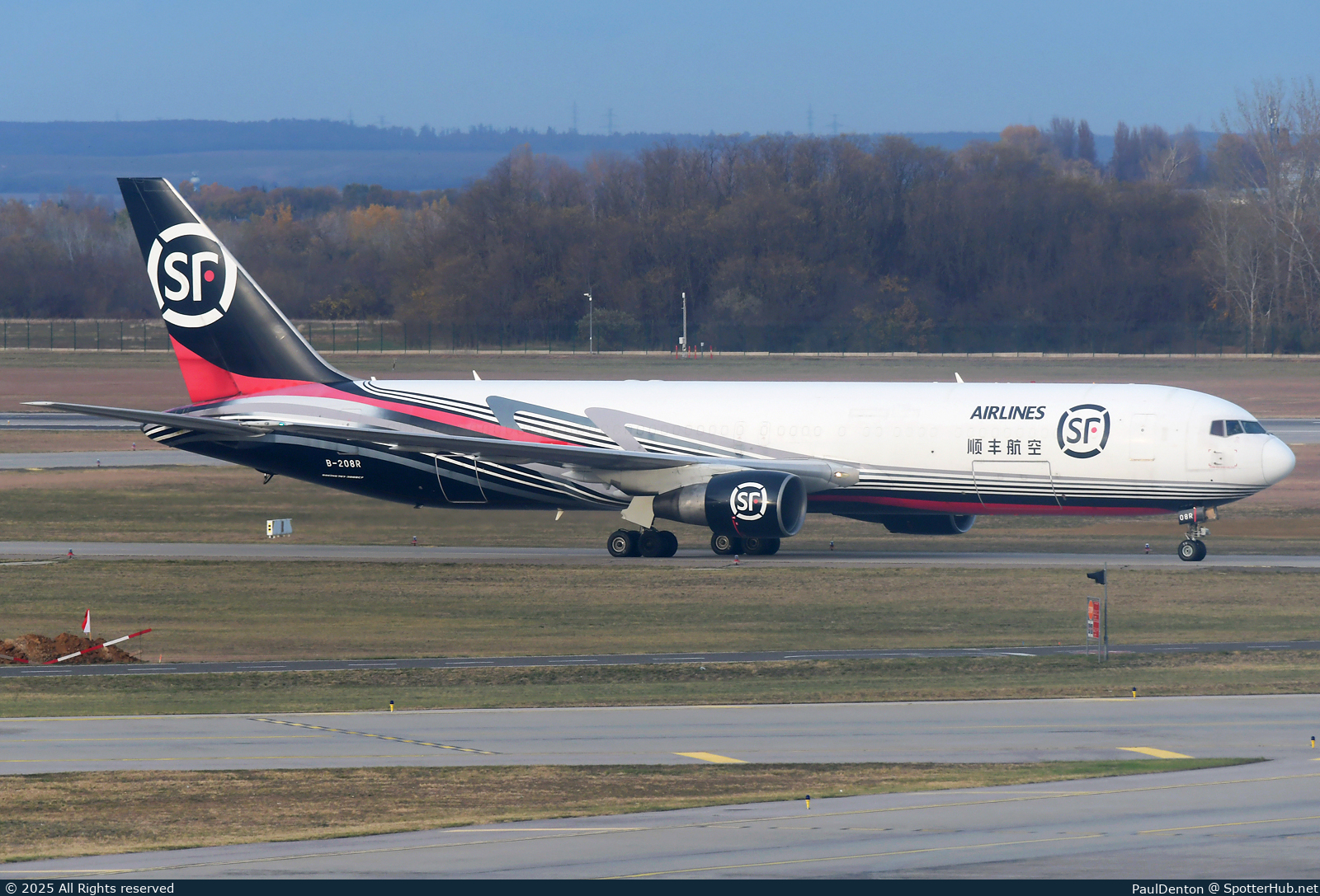 Photo of B-208R - Boeing 767-36D(ER)(BCF) operated by SF Airlines