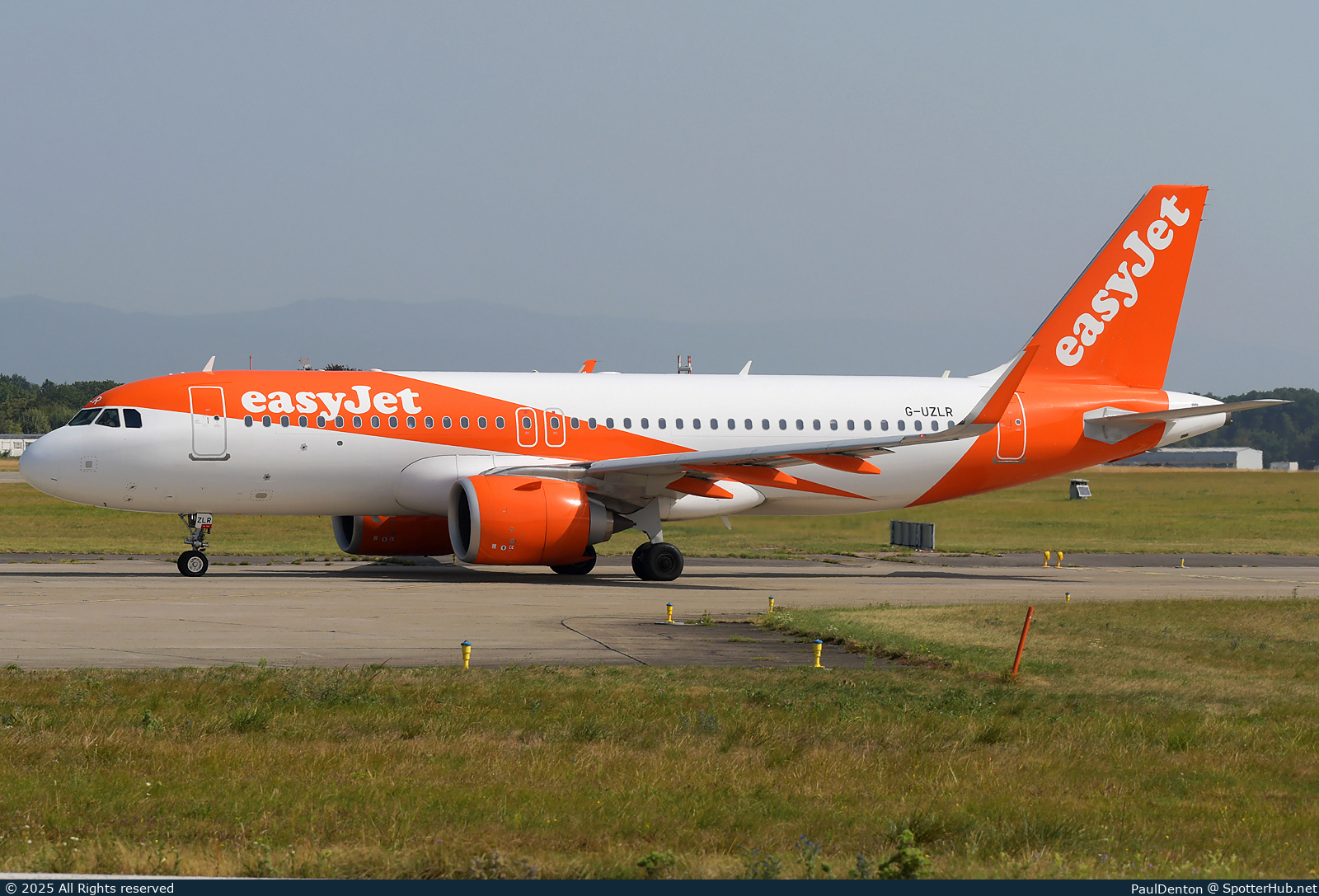 Photo of G-UZLR - Airbus A320-251N operated by easyJet