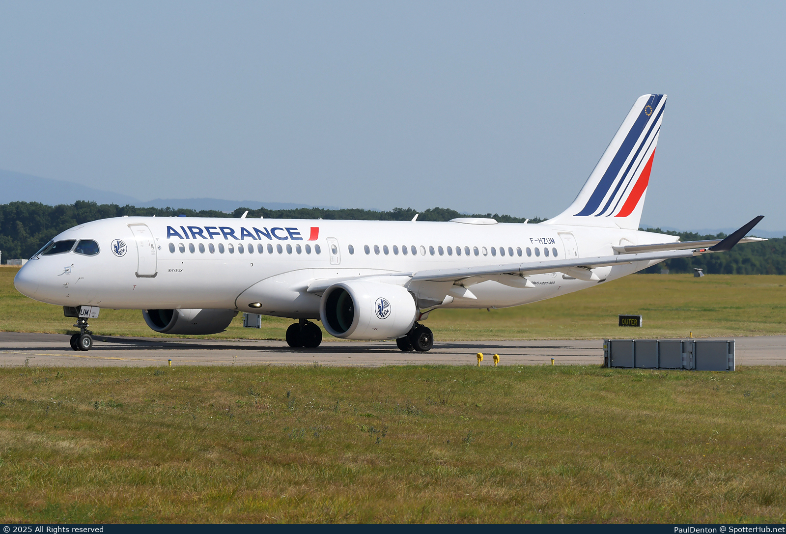 Photo of F-HZUM - Airbus A220-300 operated by Air France