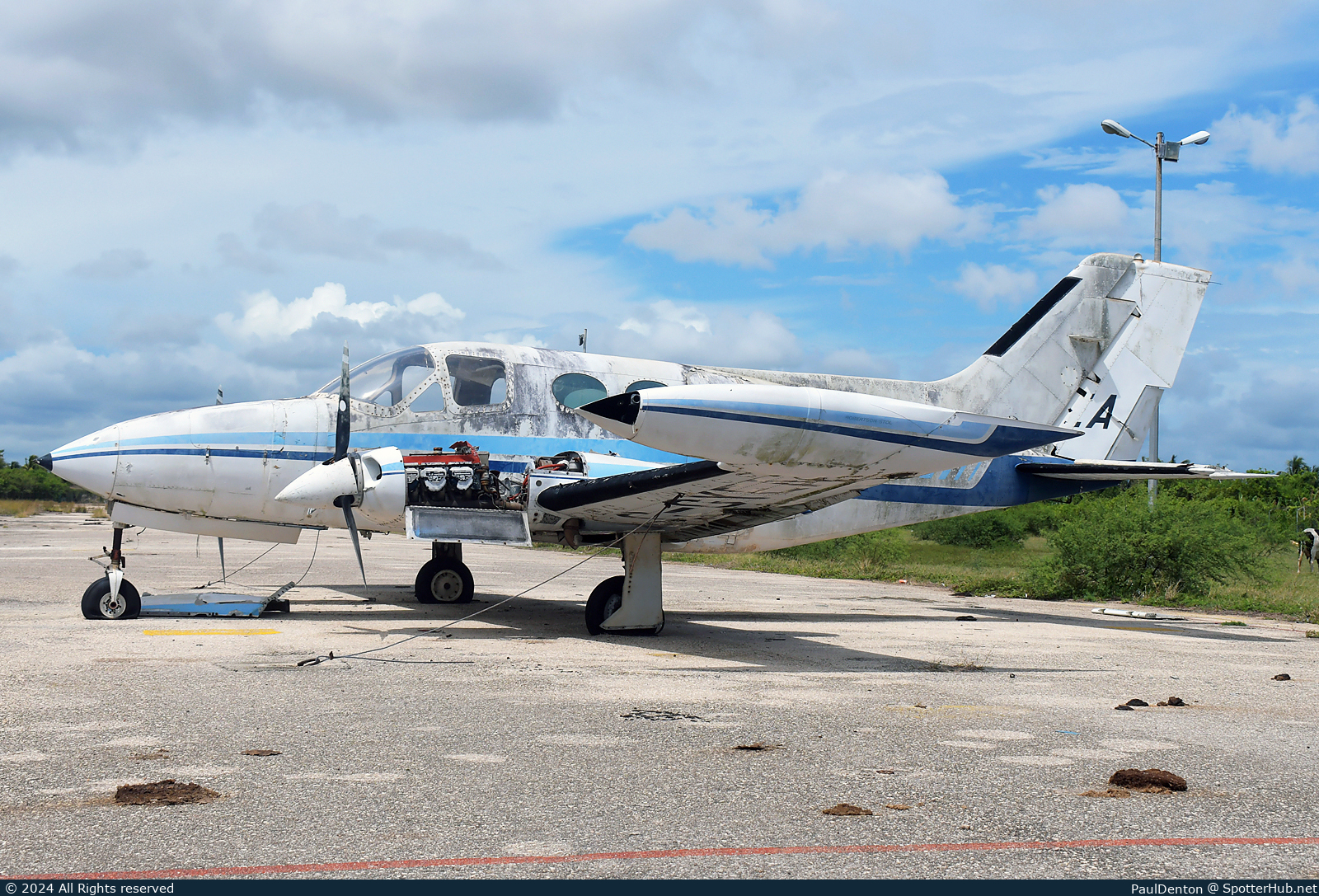 Photo of C-GYEA - Cessna 414 Chancellor operated by Private