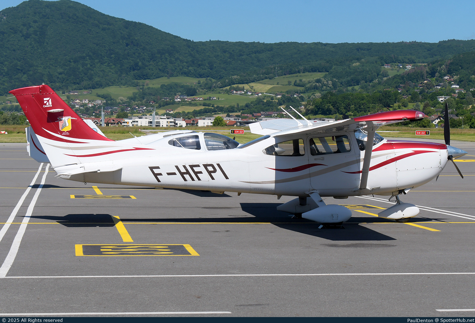 Photo of F-HFPI - Cessna 182T Skylane operated by Aéro-Club Hispano-Suiza