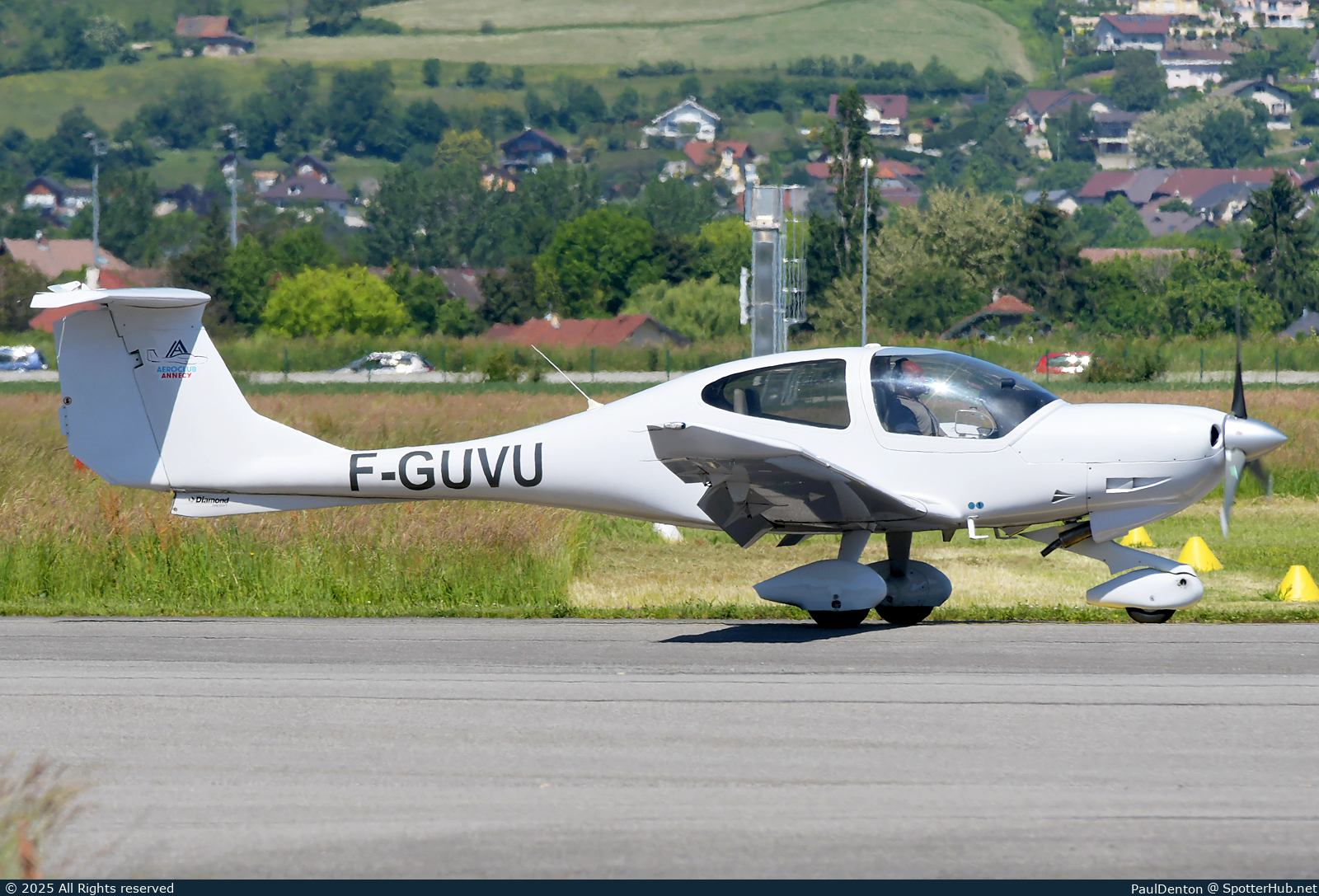 Photo of F-GUVU - Diamond DA40 Diamond Star TDI operated by Aéroclub d'Annecy Haute-Savoie
