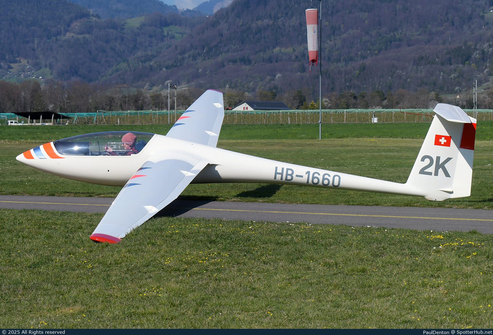 Photo of HB-1660 - Schleicher ASW 20L operated by Private