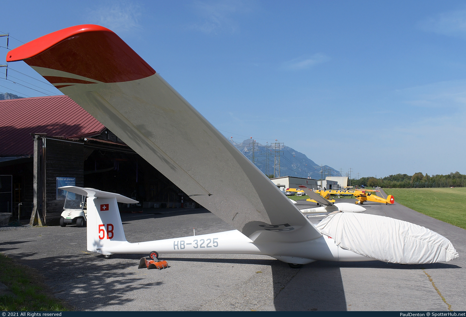 Photo of HB-3225 - Schleicher ASK 21 operated by Groupement de vol à voile "Les Martinets"