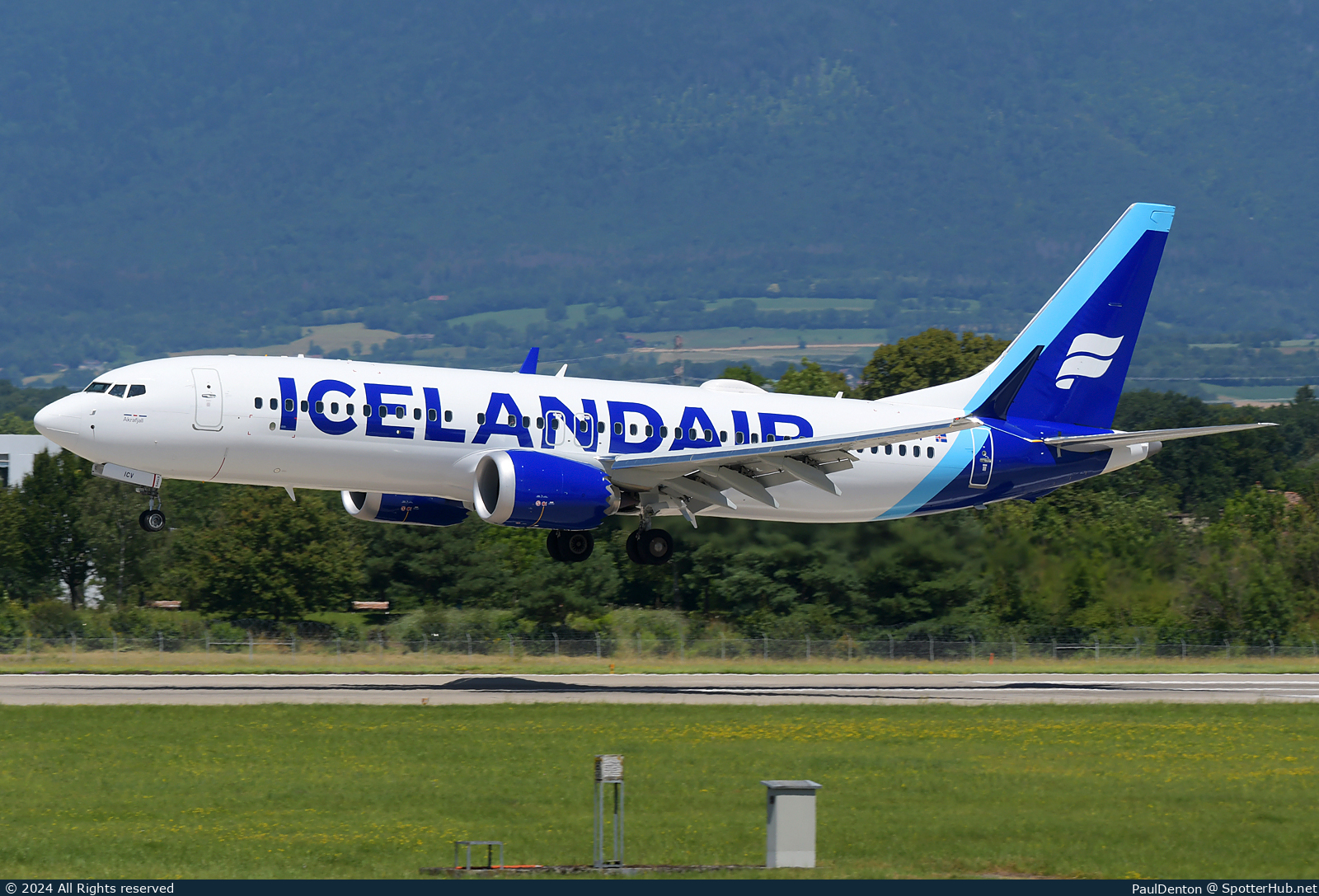 Photo of TF-ICV - Boeing 737 MAX 8 operated by Icelandair