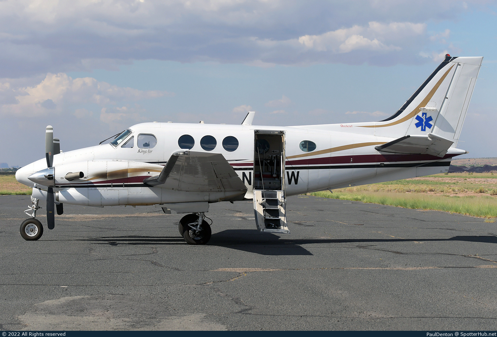 Photo of N692W - Beechcraft C90B King Air operated by Guardian Flight