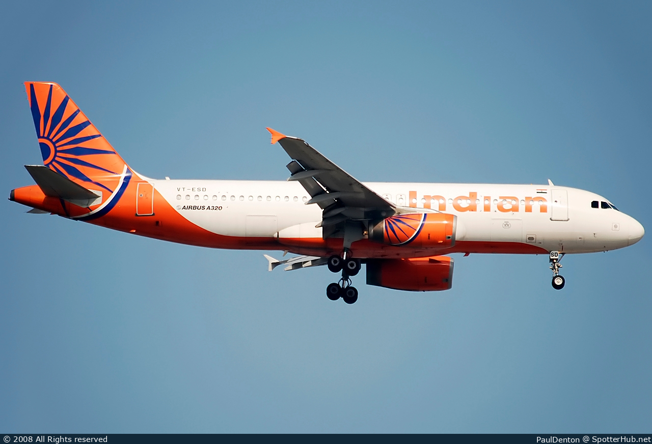 Photo of VT-ESD - Airbus A320-231 operated by Indian Airlines