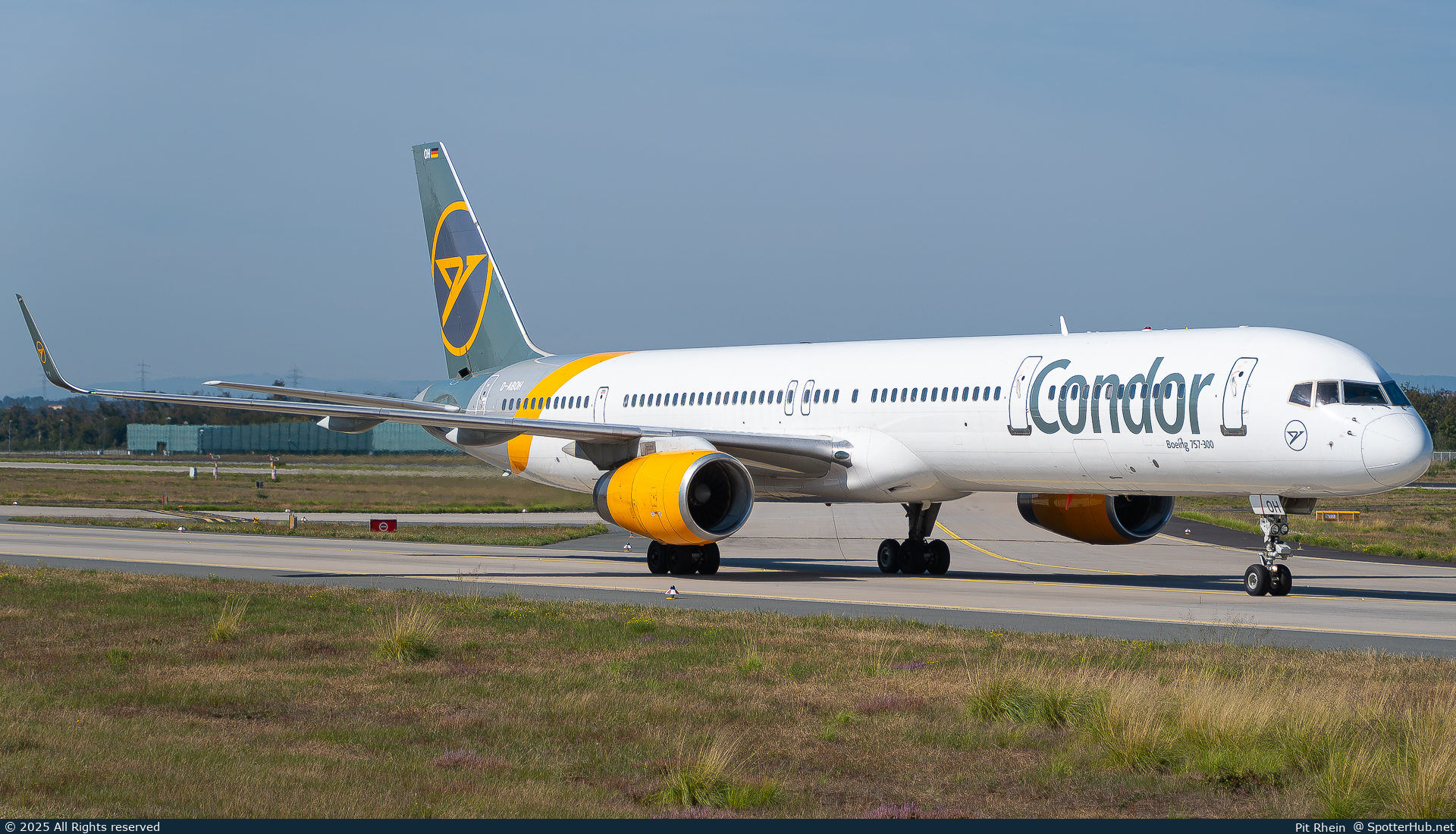 Photo of D-ABOH - Boeing 757-330 operated by Condor