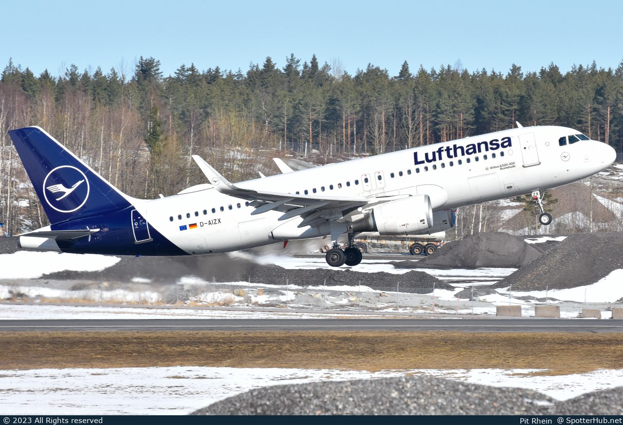 Photo of D-AIZX - Airbus A320-214 operated by Lufthansa